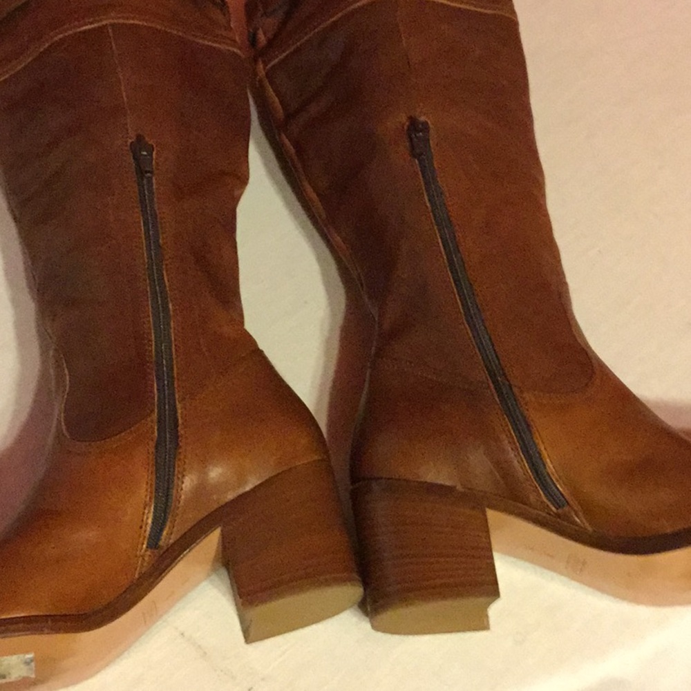Coach Boots - Picture 4 of 8